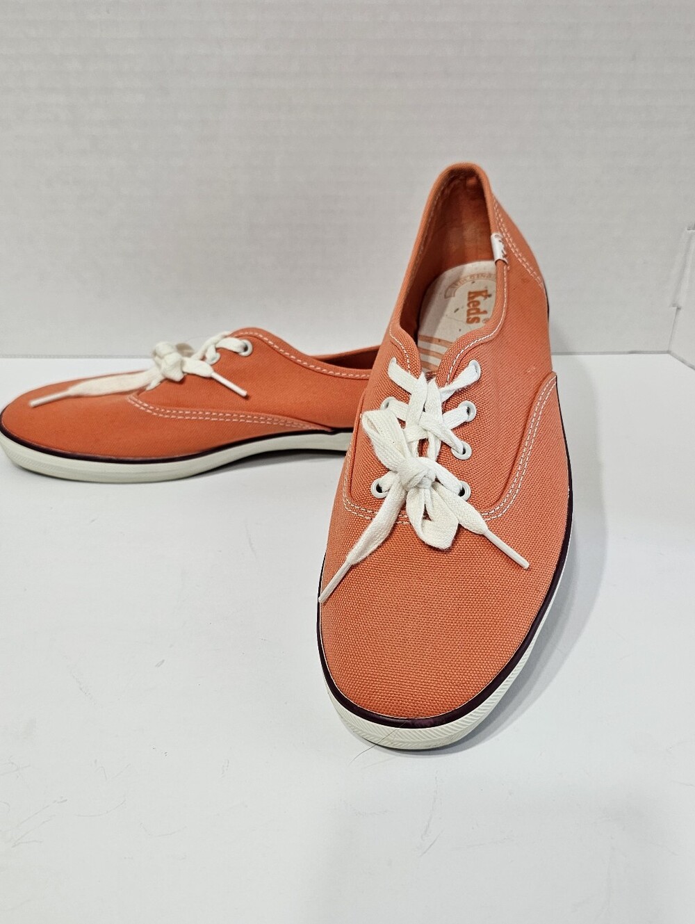 Women's sz 9.5 Keds Lace Up Sneakers